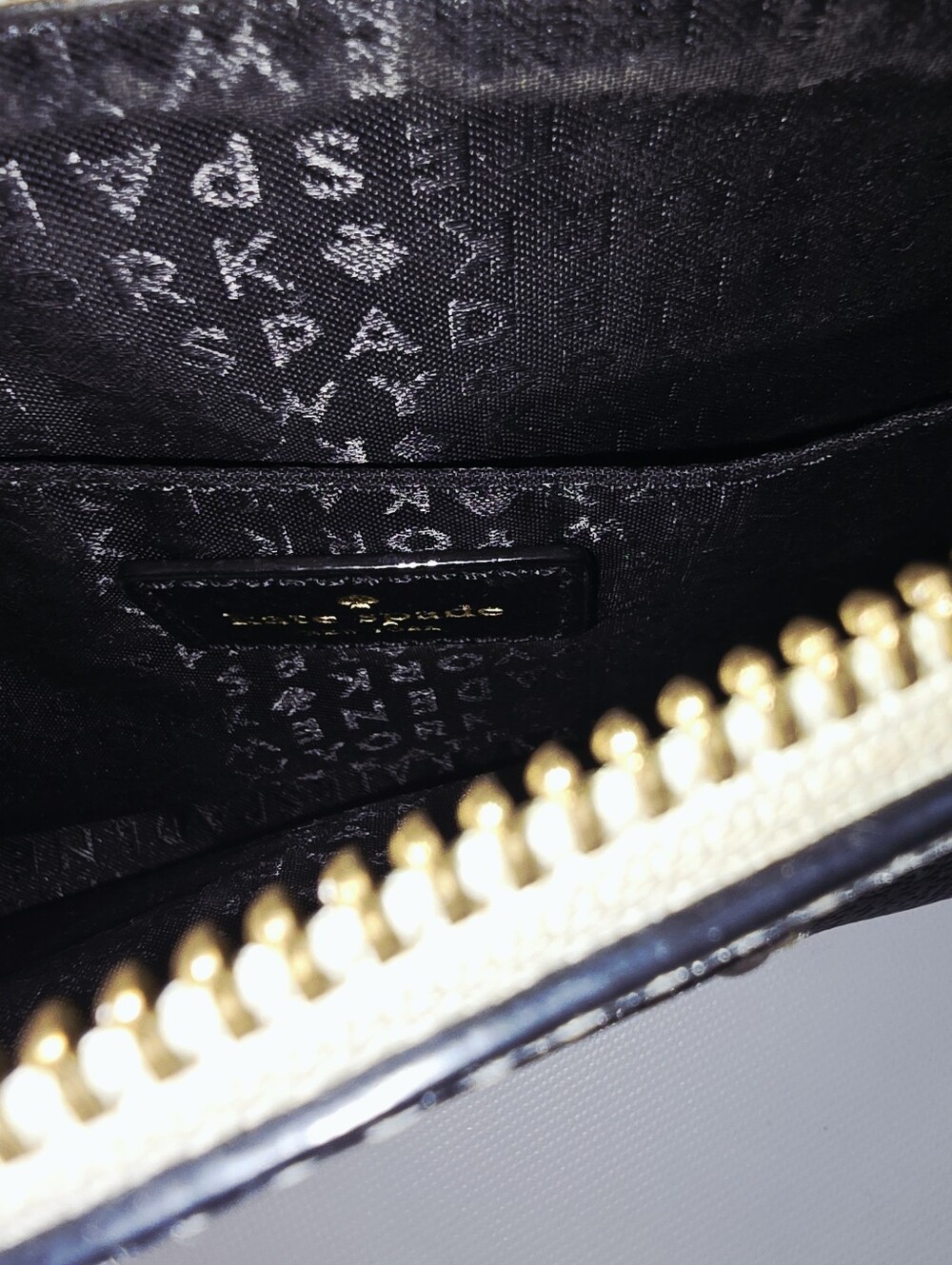 Kate Spade New York Black Cream Leather Colorblock Crossbody Bag - Picture 11 of 12